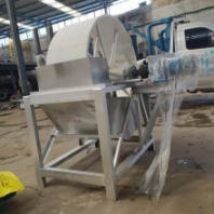 礦大家庭用LF-680 多功能淀粉薯類分離機(jī)操作簡單速度快