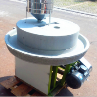 60型石磨豆?jié){機(jī) 玉米面加工面粉石磨 麥麩分離電動(dòng)石磨機(jī)
