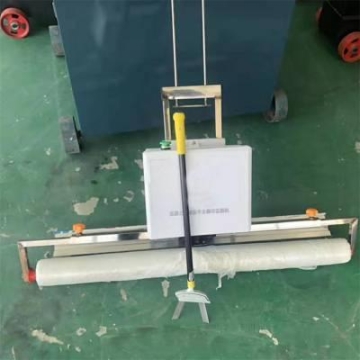 奧萊混凝土覆膜機(jī) 路面整平覆膜機(jī) 多功能自動蓋膜機(jī)