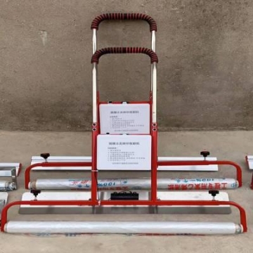 電動(dòng)震動(dòng)覆膜機(jī) 混凝土地面貼膜機(jī) 水泥地面防裂蓋膜