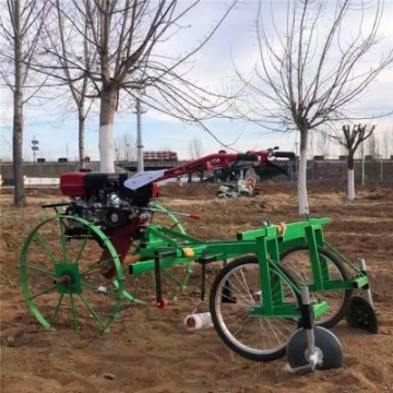 土豆地瓜起壟蓋膜機(jī)廠家 汽油帶烤煙種植地膜機(jī) 四輪帶覆膜機(jī)