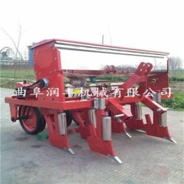 四輪帶動谷子播種機(jī) 覆膜噴藥一體播機(jī) 兩行先覆膜后播種機(jī)