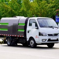 1.5立方水2立方塵小型洗掃車 中置兩掃盤后置吸盤清掃車