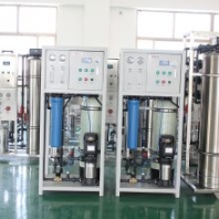 大型純水機(jī)ro反滲透設(shè)備水處理工業(yè)凈水器純水直飲水軟化水設(shè)備