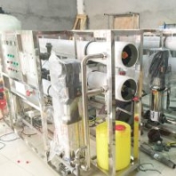 電滲析苦咸水淡化設(shè)備性能濰坊工廠直飲水設(shè)備去離子水純水機