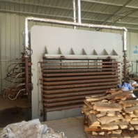 轉(zhuǎn)讓48尺12層建筑木模板熱壓機(jī)400噸橫向二手木工熱壓機(jī)