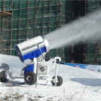 沈陽怪坡滑雪場造雪機(jī)2017年冬季造雪現(xiàn)場造雪機(jī)