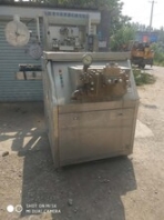 出售二手3噸40公斤高壓均質(zhì)機(jī)