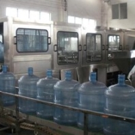 鵬運(yùn)二手吹瓶機(jī),欽州二手灌裝機(jī)套標(biāo)機(jī)膜包機(jī)售后保障