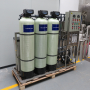 華蘭達專業(yè)定制 一體化海水淡化成套設備 海邊船上飲用水除鹽設備