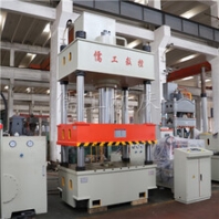 山東儒工廠復合漏糞板生產廠家生產315噸漏糞設備四柱液壓機