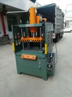 金拓品牌四柱壓鑄件沖邊機(jī)快速?zèng)_壓機(jī)鋁制品沖邊機(jī)