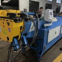 新之昊液壓全自動彎管機(jī),賀州生產(chǎn)全自動彎管機(jī)報價