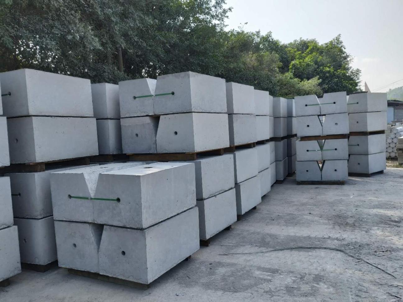 廣州水泥圍擋基礎天河區(qū)施工水泥圍擋基座