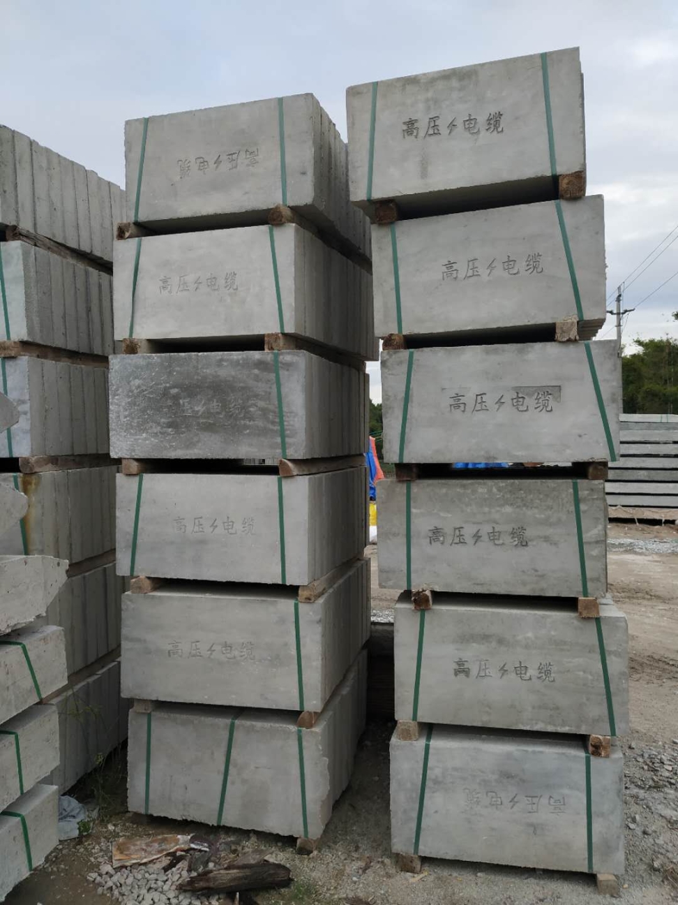 廣州鍍鋅包邊水泥蓋板規(guī)格