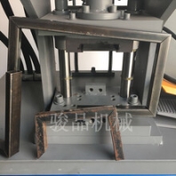 高速?zèng)_床切角機(jī)門(mén)框不銹鋼沖45度角度機(jī)方管一次成型90度直角機(jī)械