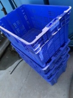 靜安回收二手塑料箱型號(hào),回收物流箱帶蓋塑料箱