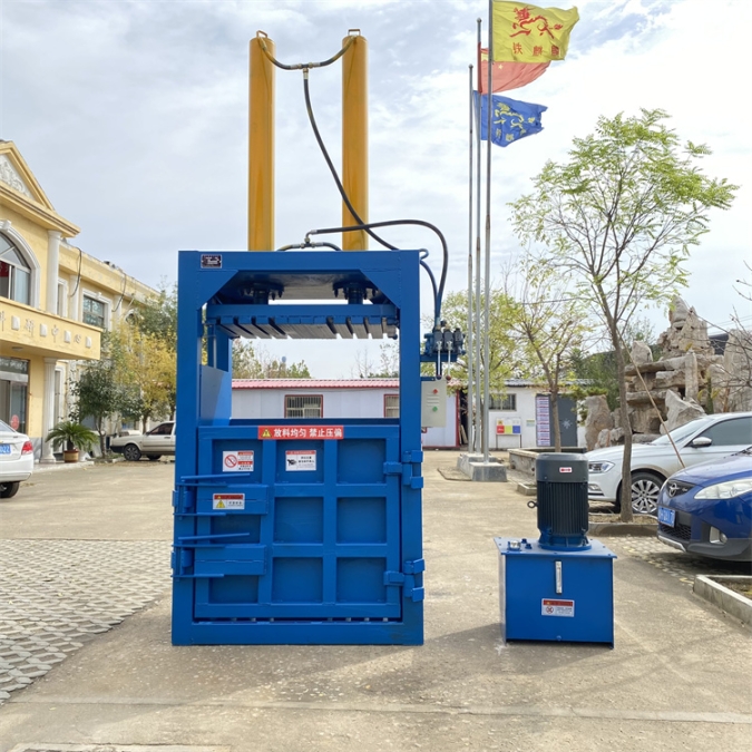 山東煙臺(tái)新款立式液壓打包機(jī)金屬壓塊機(jī)