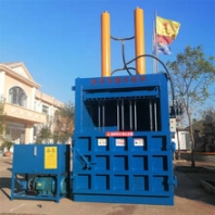 80噸立式廢料液壓打包機(jī)牛糞壓塊機(jī)