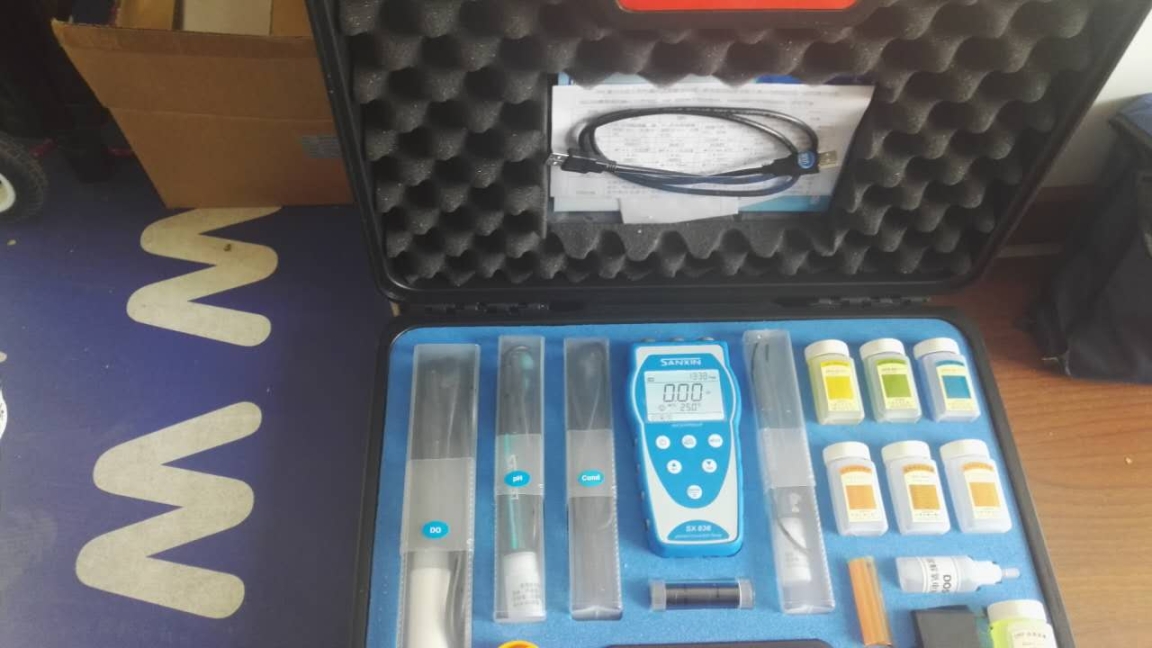 SX836便攜式pH/電導(dǎo)率/溶解氧儀
