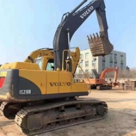 昆明二手挖機(jī)市場(chǎng)出售沃爾沃210和240二手挖掘機(jī)全國(guó)包送貨