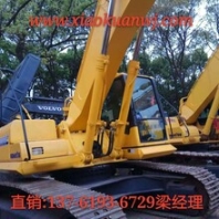 二手小松挖掘機