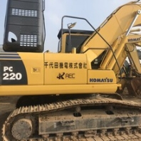個人低價出售小松220-8原版車漆傳統(tǒng)動力精品二手挖掘機