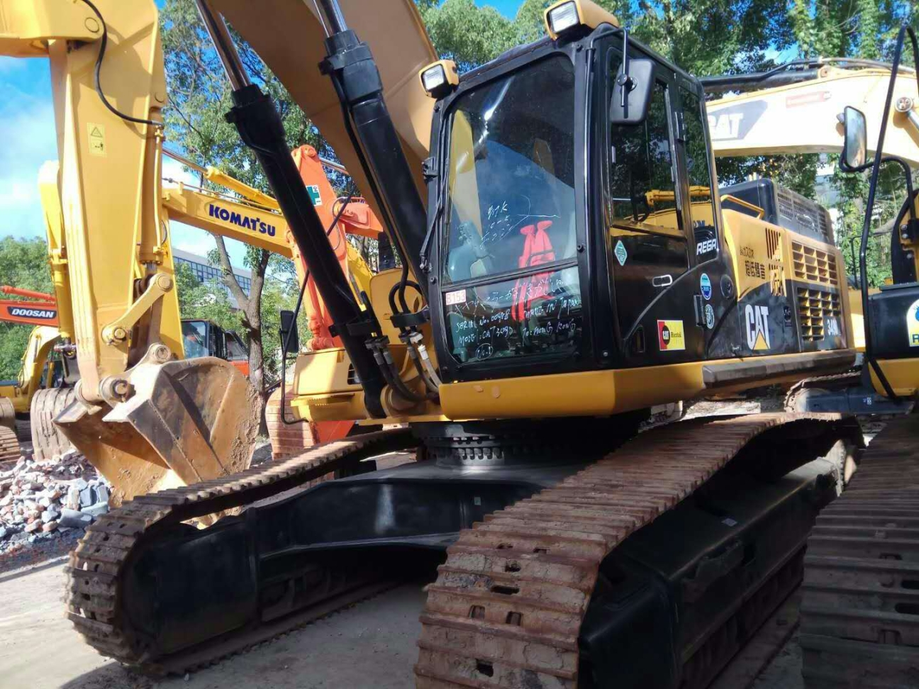 二手挖掘機(jī)市場二手卡特挖掘機(jī)的工作性能挖力優(yōu)勢