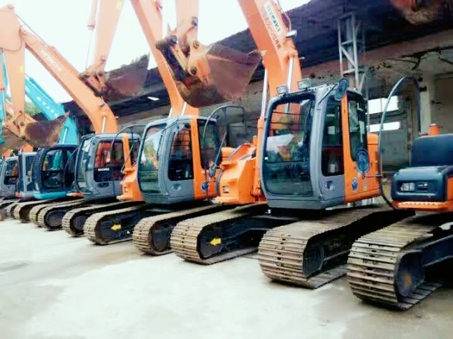 上海二手挖掘機(jī)市場(chǎng)如何能買(mǎi)到質(zhì)優(yōu)價(jià)廉的二手挖掘機(jī)