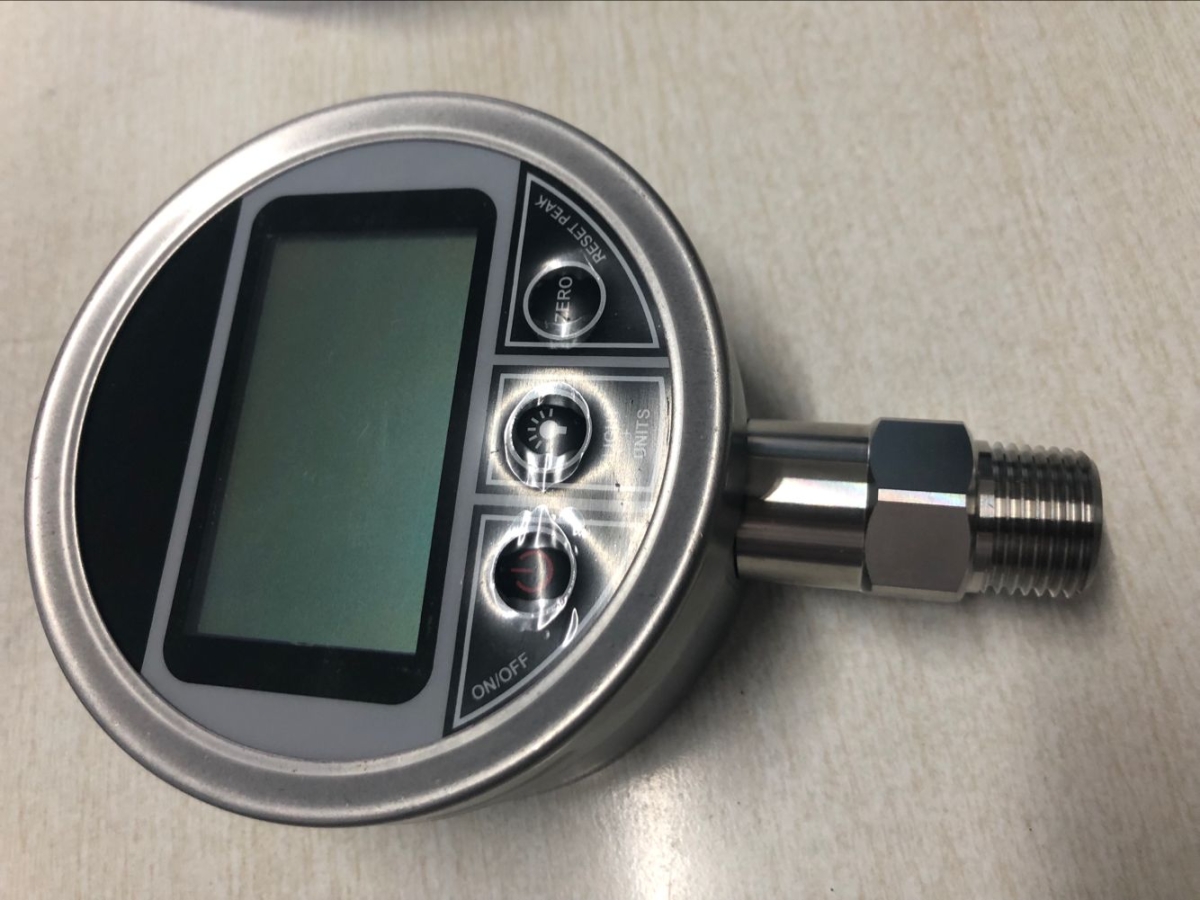 SOLUTION斯盧森S401系列內(nèi)電式數(shù)顯壓力表