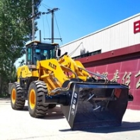 1方攪拌斗裝載機(jī)價(jià)格工地?cái)嚢瓒风P車視頻日力重工定做攪拌斗包安裝