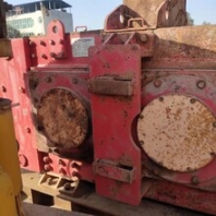大宏立輥磨機(jī),水泥生料出售大宏立60x90高壓對(duì)輥破碎機(jī)質(zhì)量