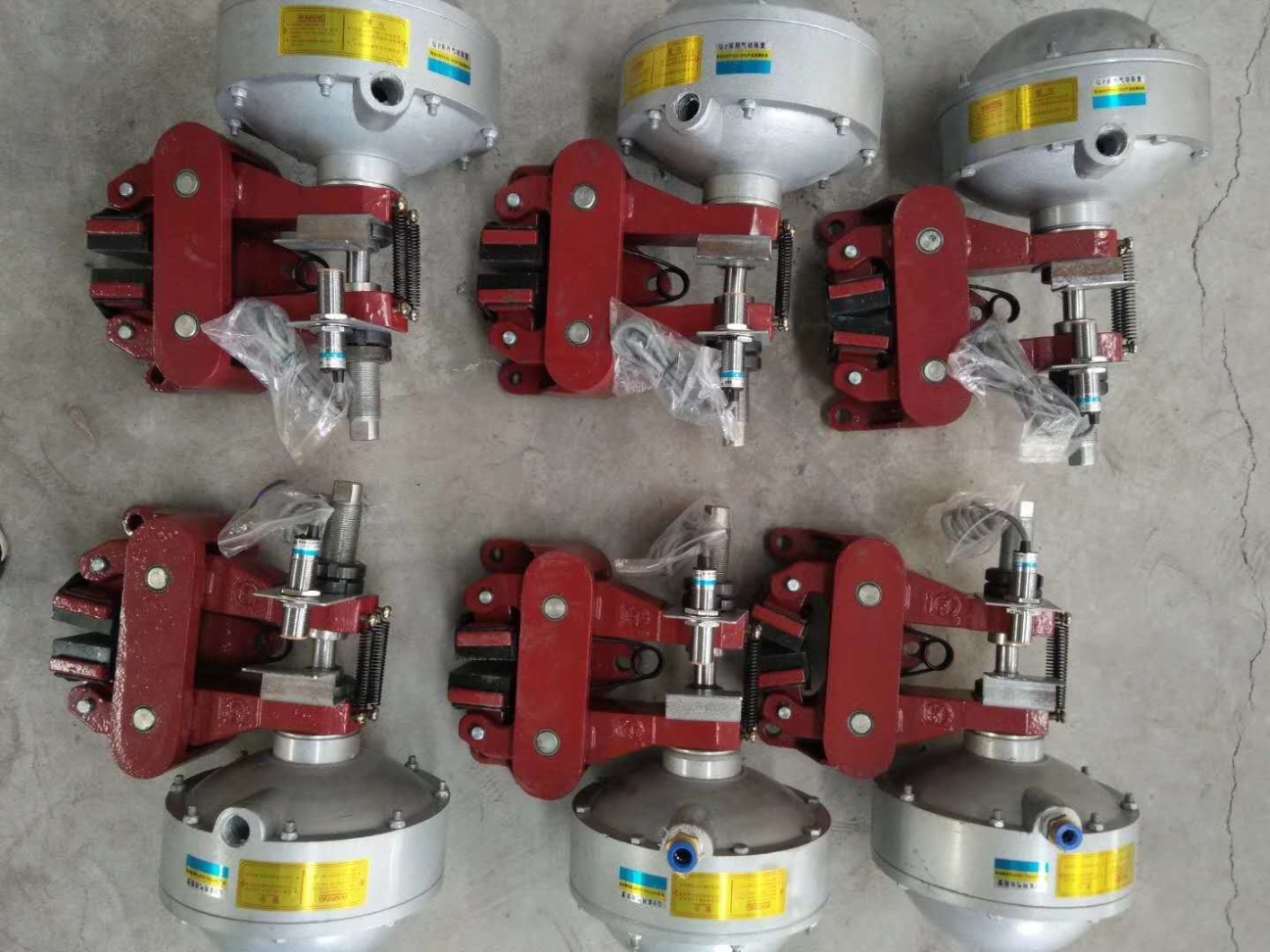鋼廠運輸車用剎車QP30-D焦作氣動鉗盤式制動器摩擦片配件