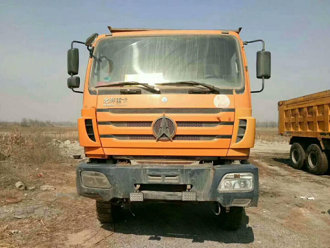 低價轉(zhuǎn)讓多臺10-17年后八輪工程自卸車