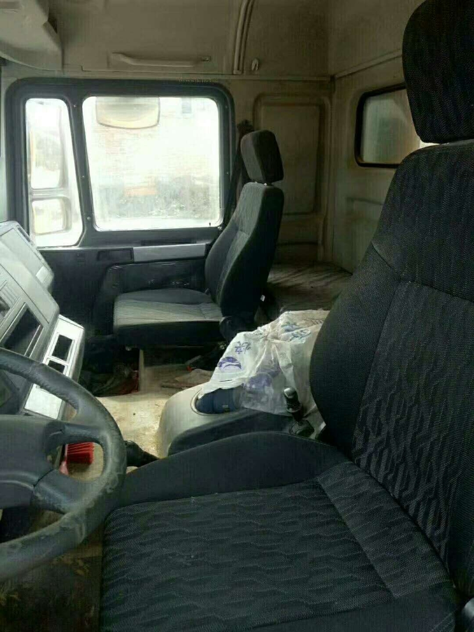 出售德龍F(tuán)3000后八輪自卸車
