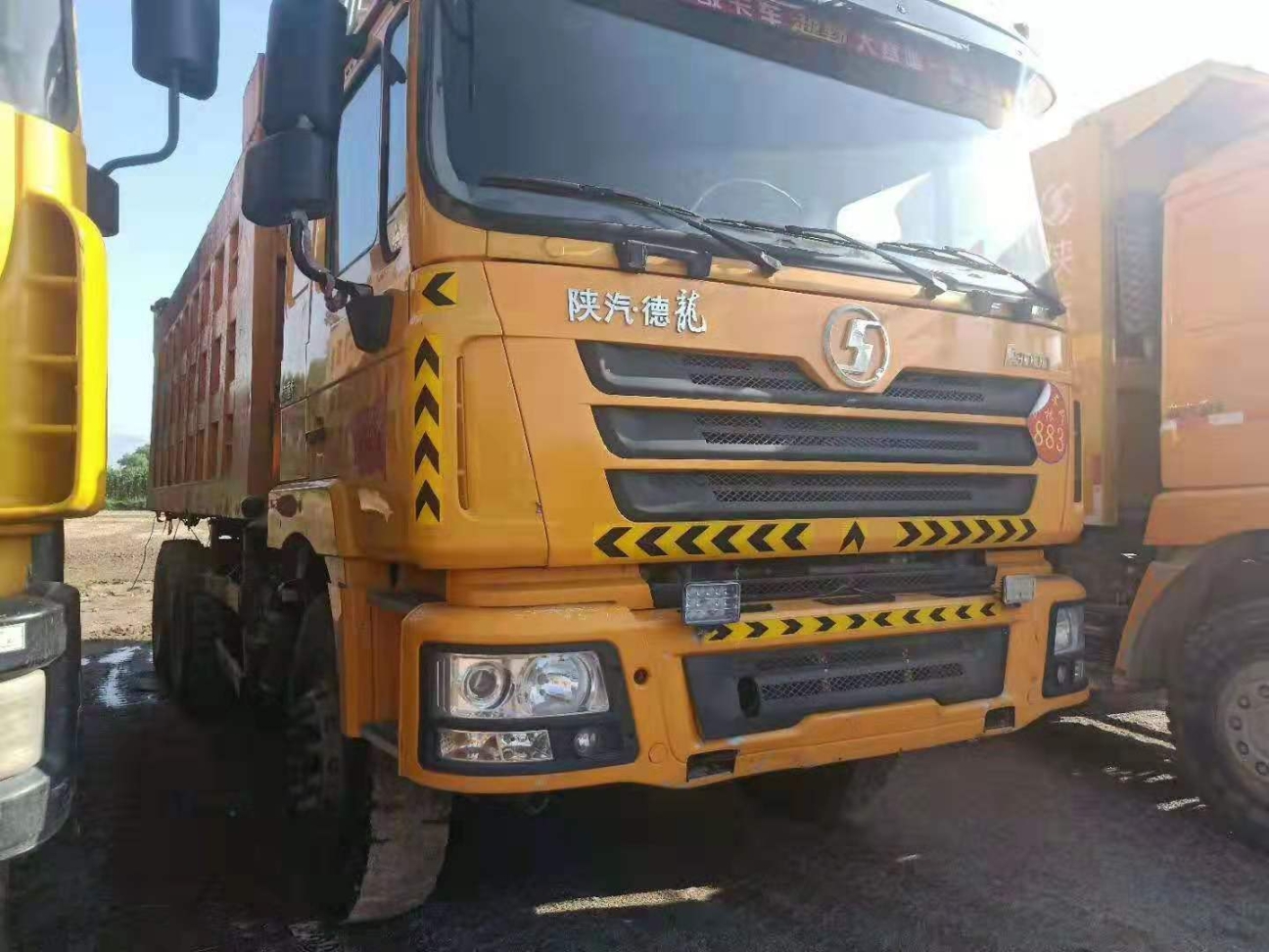 大量出售17-18年精品德龍奧龍后八輪自卸車