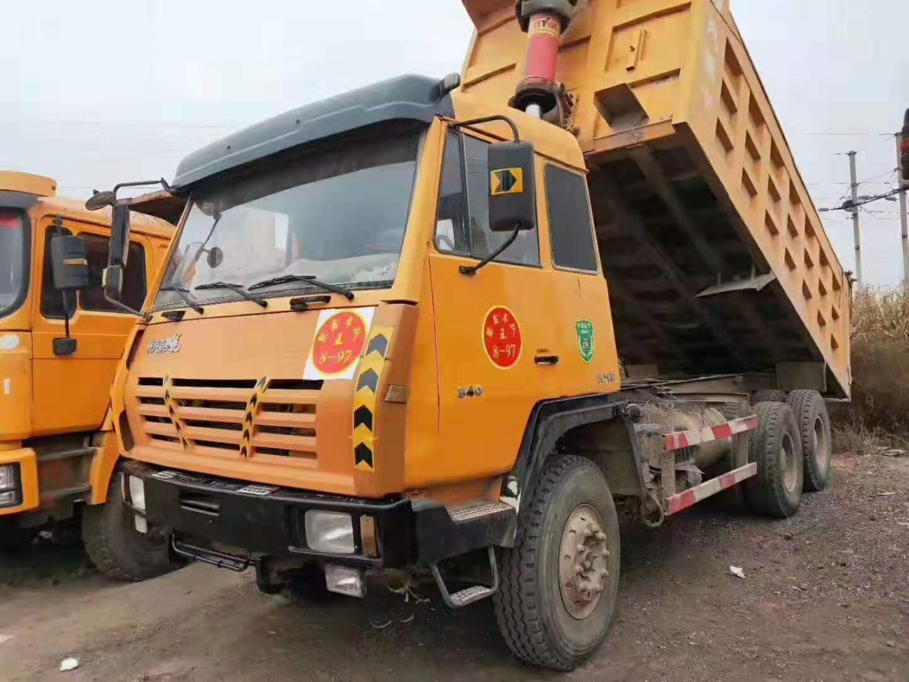 出售多臺精品奧龍后八輪自卸車