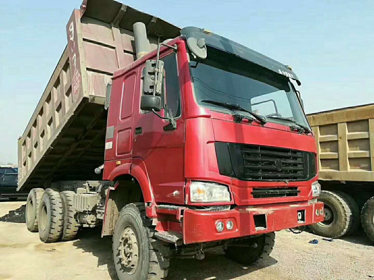 工地完工，出售豪沃后八輪自卸車(chē)