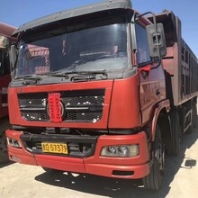 出售各種前四后八，后八輪自卸車
