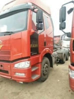 橋頭鎮(zhèn)東風(fēng)龍卡雙驅(qū)牽引車