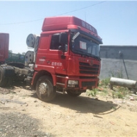 清遠(yuǎn)連南瑤族自治二手重汽豪沃雙驅(qū)13米拖頭拖掛車