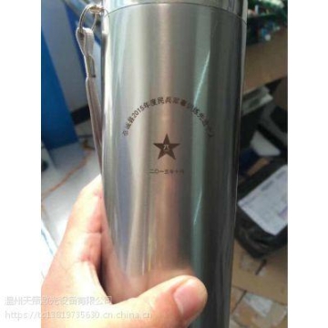 凈水劑運(yùn)輸車鉆井供水車防銹運(yùn)水車