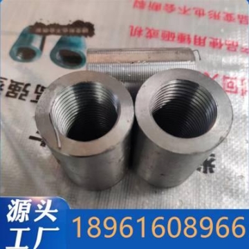 凈水劑運(yùn)輸車食用油運(yùn)輸車新規(guī)供液車