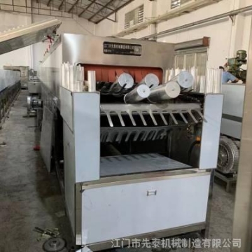 普通液體運(yùn)輸車不銹鋼罐車普通槽罐車