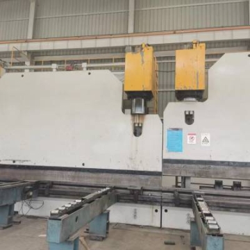 出售二手黃石鍛壓機床2-PPEB800/60兩臺聯(lián)動數(shù)控折彎機二手12米折彎機