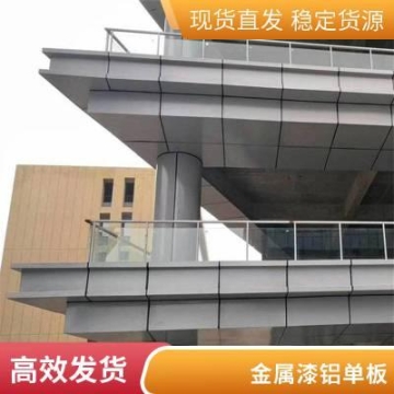 蘇州瑞鄆低平板半掛車樣式優(yōu)雅