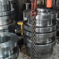 專業(yè)生產(chǎn)不銹鋼法蘭，管件，閥門等系列產(chǎn)品，浙江宏華特鋼