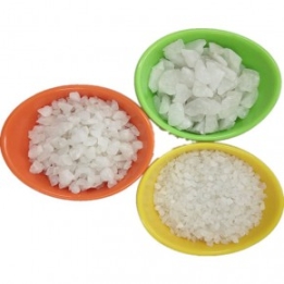 鞏義市嵩陽(yáng)凈水材料有限責(zé)任公司主營(yíng)業(yè)務(wù)，聚丙烯酰胺，聚合氯化鋁，石英砂
