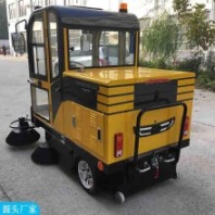 程煤新能源電動保潔車 立式全封閉掃地機 工廠道路清掃車 定金發(fā)貨