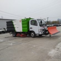 東風(fēng)小多利卡干濕掃路車(chē) 駕駛室前加裝除雪鏟除雪設(shè)備